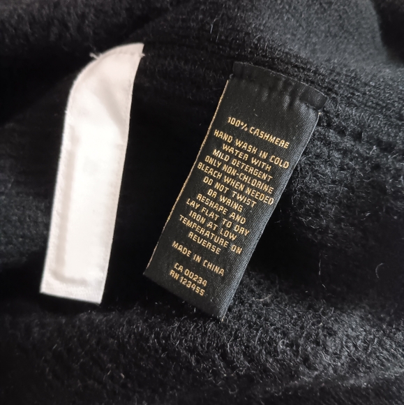 NEW HUDSONS BAY COMPANY 100% Cashmere Thick Waffle Weave Crew Sweater L - Picture 4 of 4